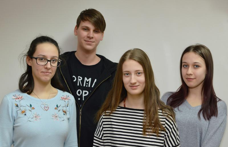 Horváth Ildikó 12.B, Németh Szilárd és Horváth Réka 11.B, Bernhard Georgina 11.C osztályos tanulók