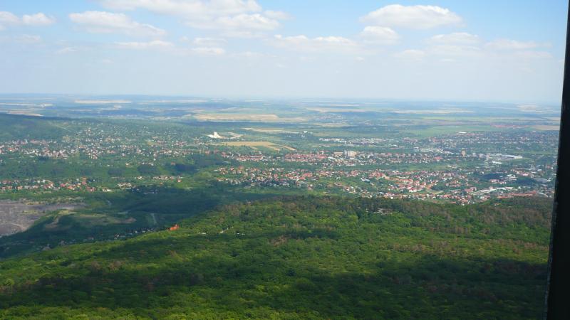 Pécs látképe a Misina legtetejéről